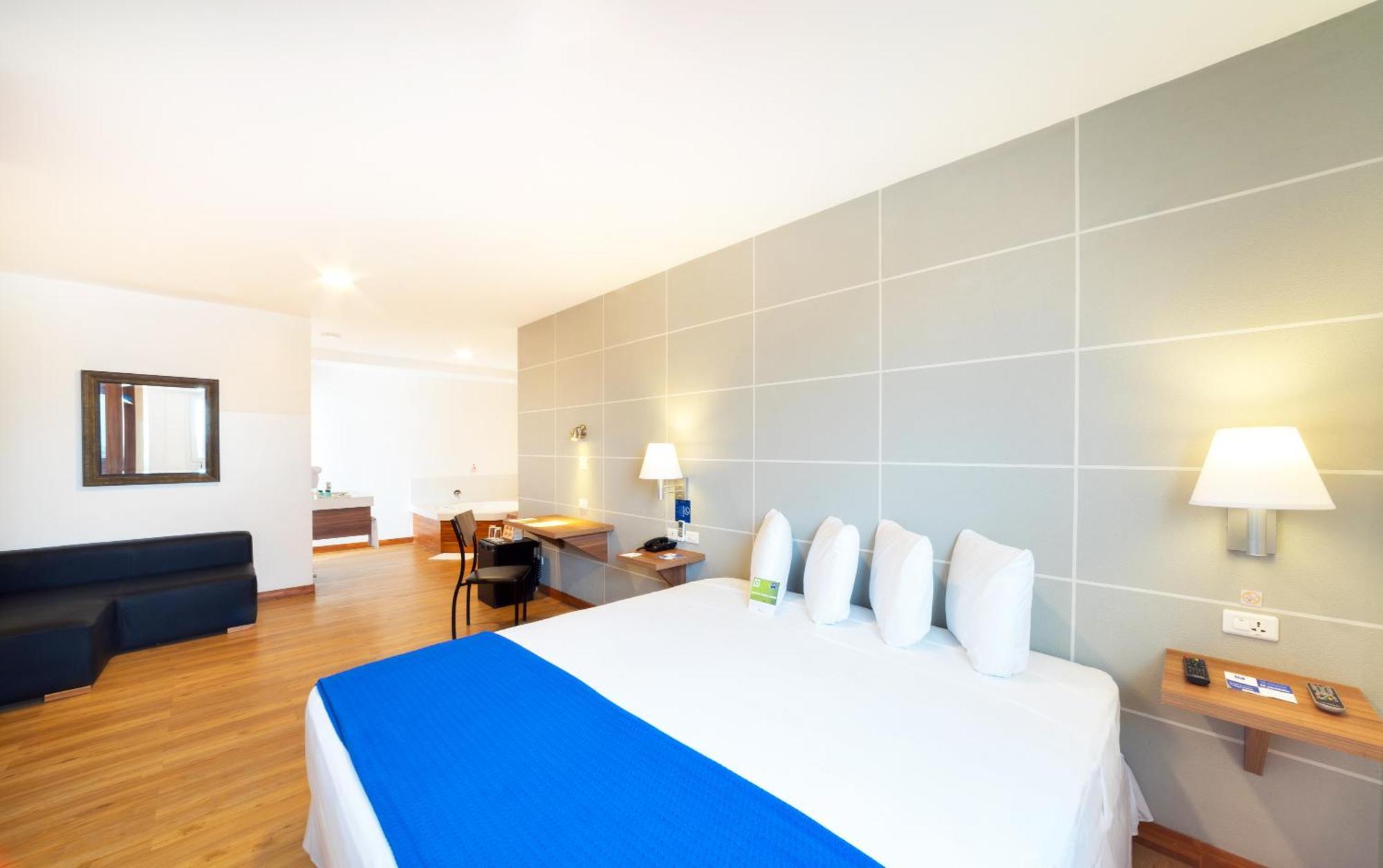Lp Equipetrol Hotel ซานตาครูซเดอลาเซียร์รา ภายนอก รูปภาพ