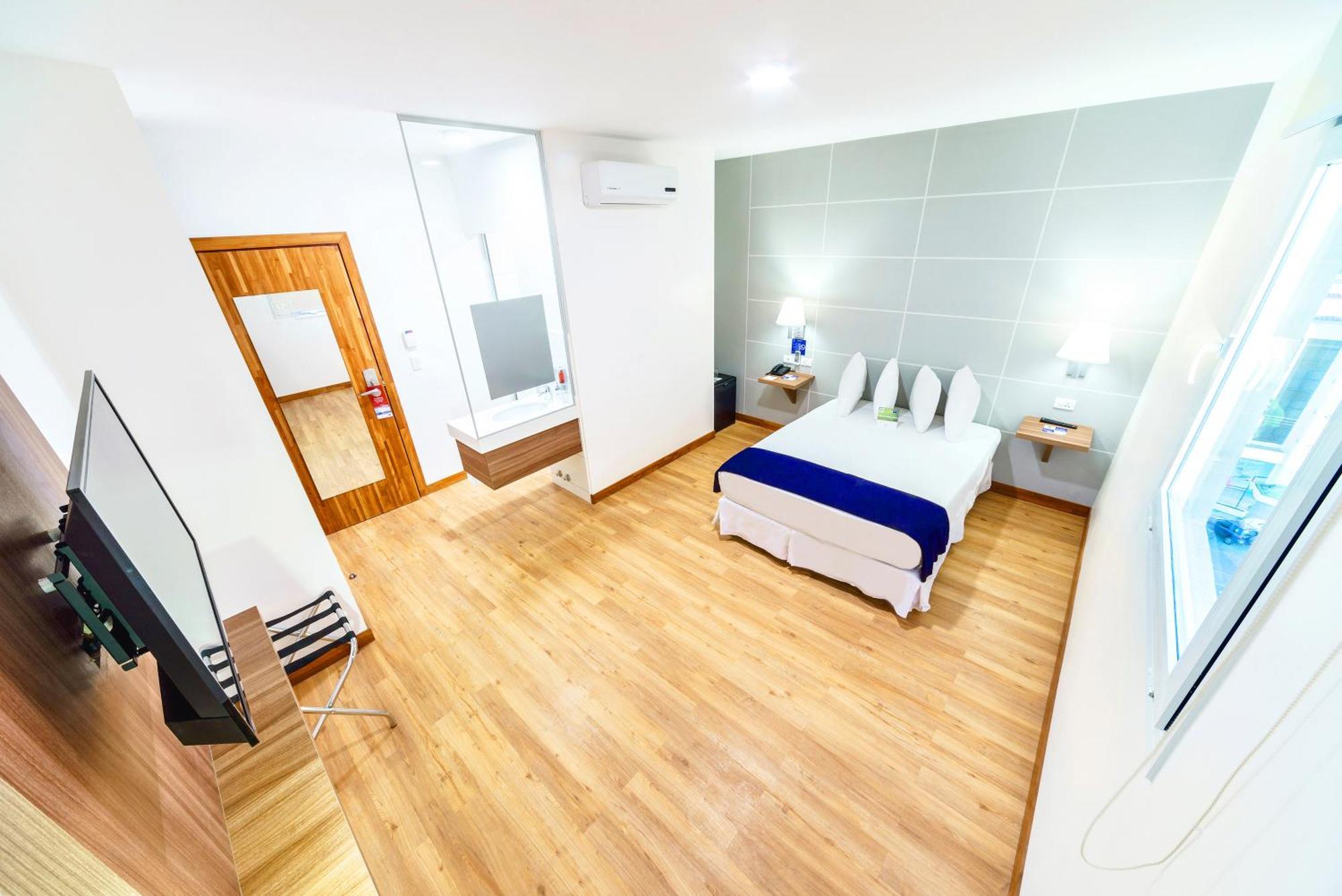 Lp Equipetrol Hotel ซานตาครูซเดอลาเซียร์รา ภายนอก รูปภาพ