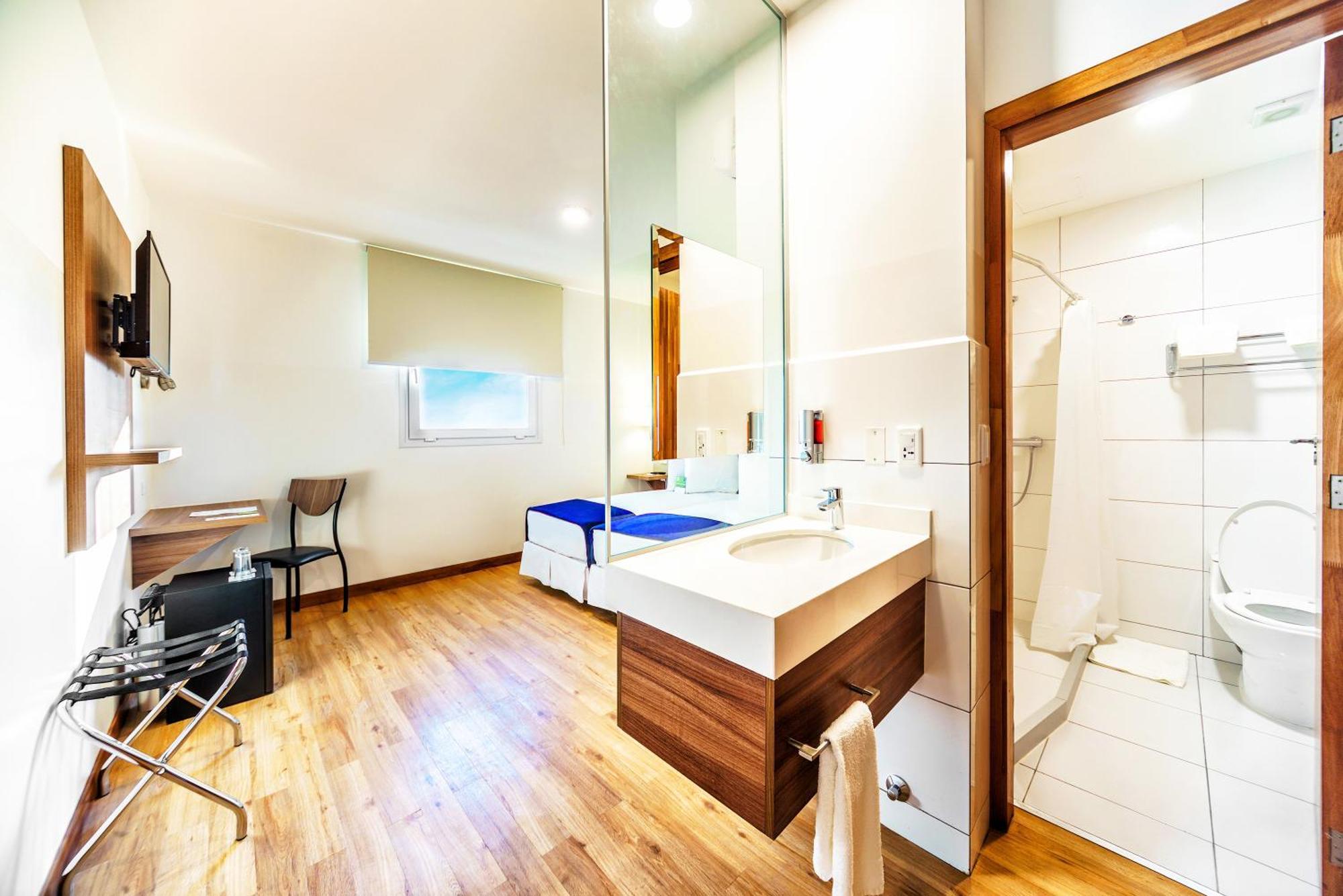Lp Equipetrol Hotel ซานตาครูซเดอลาเซียร์รา ภายนอก รูปภาพ