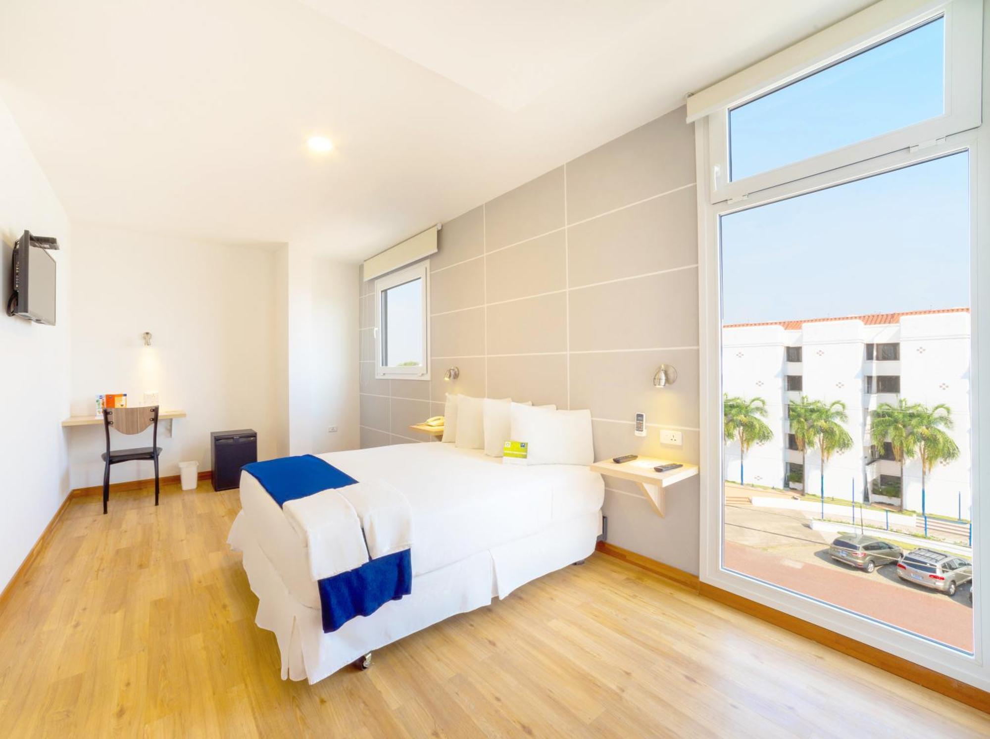 Lp Equipetrol Hotel ซานตาครูซเดอลาเซียร์รา ภายนอก รูปภาพ