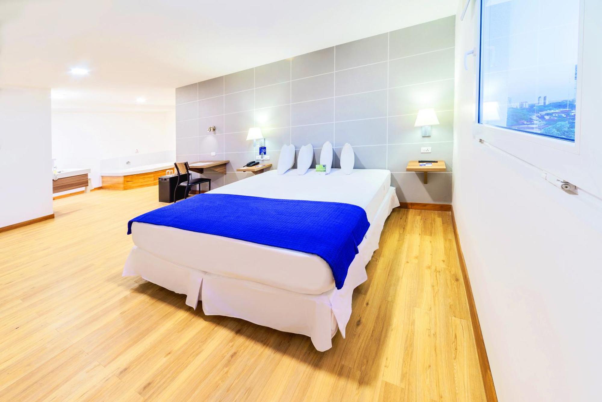 Lp Equipetrol Hotel ซานตาครูซเดอลาเซียร์รา ภายนอก รูปภาพ