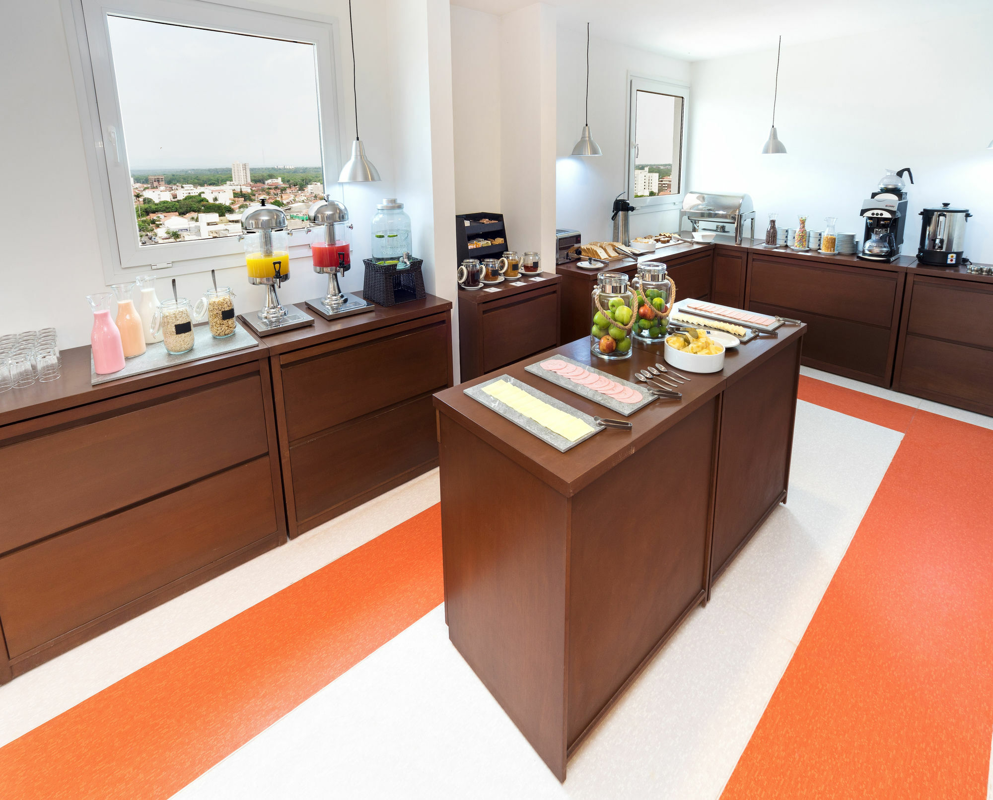 Lp Equipetrol Hotel ซานตาครูซเดอลาเซียร์รา ภายนอก รูปภาพ